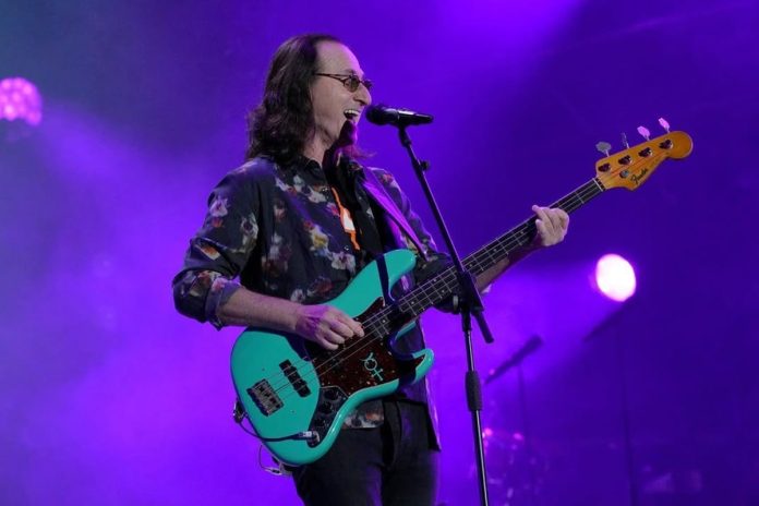 La canción que inventó el bajo progresivo según Geddy Lee: «Es impactante»