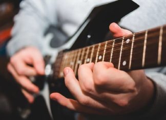 Este es el riff de guitarra más molesto del mundo