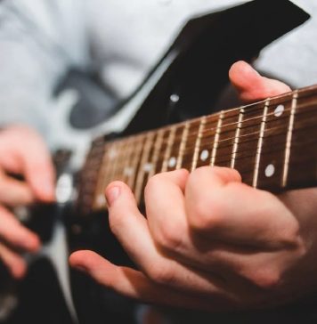 Este es el riff de guitarra más molesto del mundo