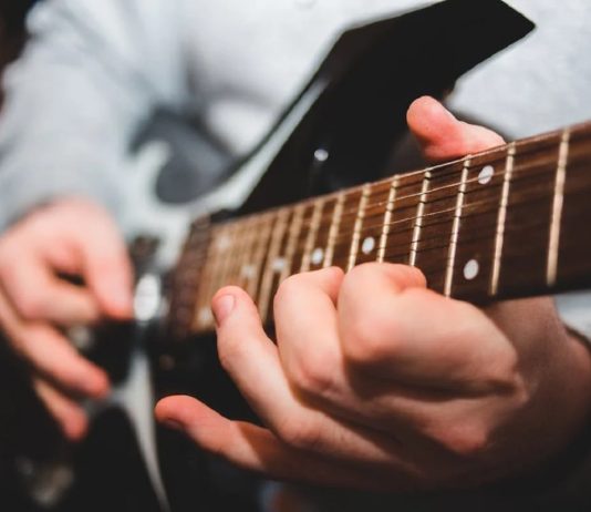 Este es el riff de guitarra más molesto del mundo