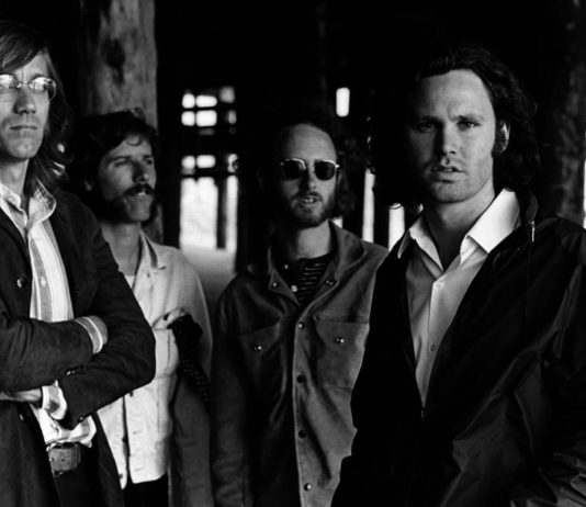 La técnica de guitarra que Jim Morrison quería en todas las cancions de The Doors